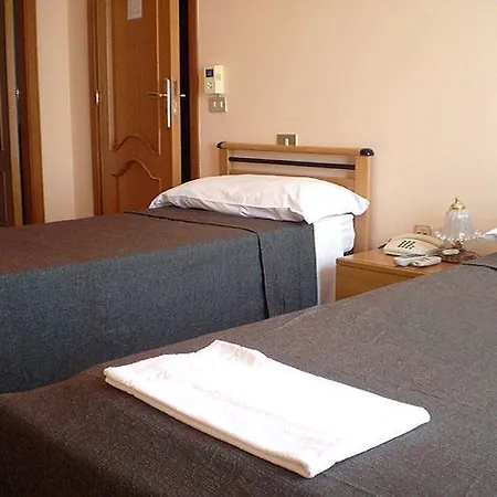 Italia Hotel 2*